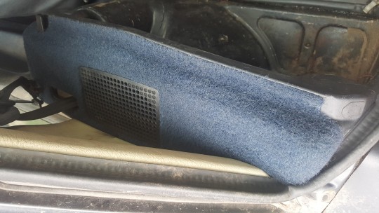 Seitenverkleidung nach der Trockeneisreinigung